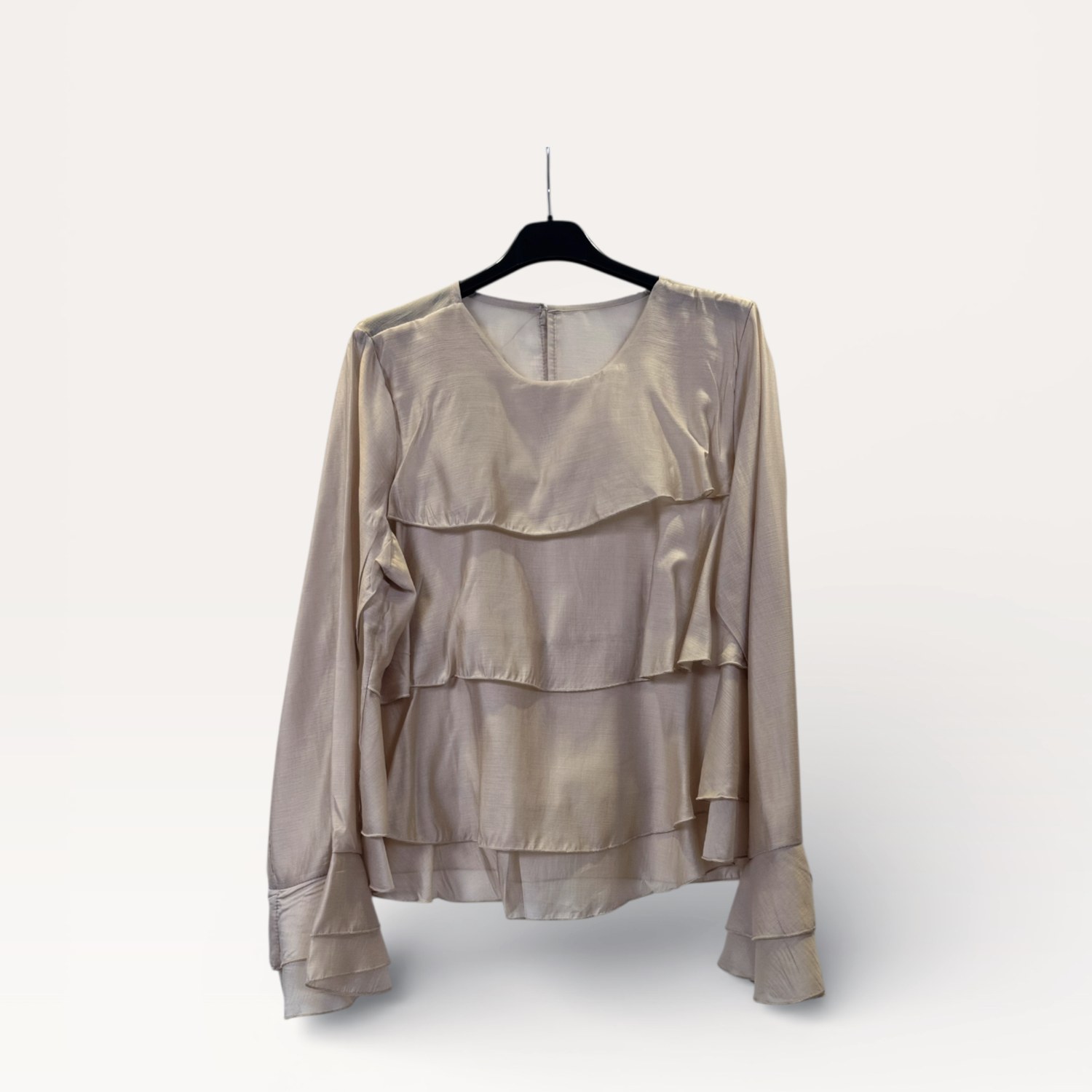 Blusa a balze con volant e maniche a campana SS26-C3-49 – NEUS