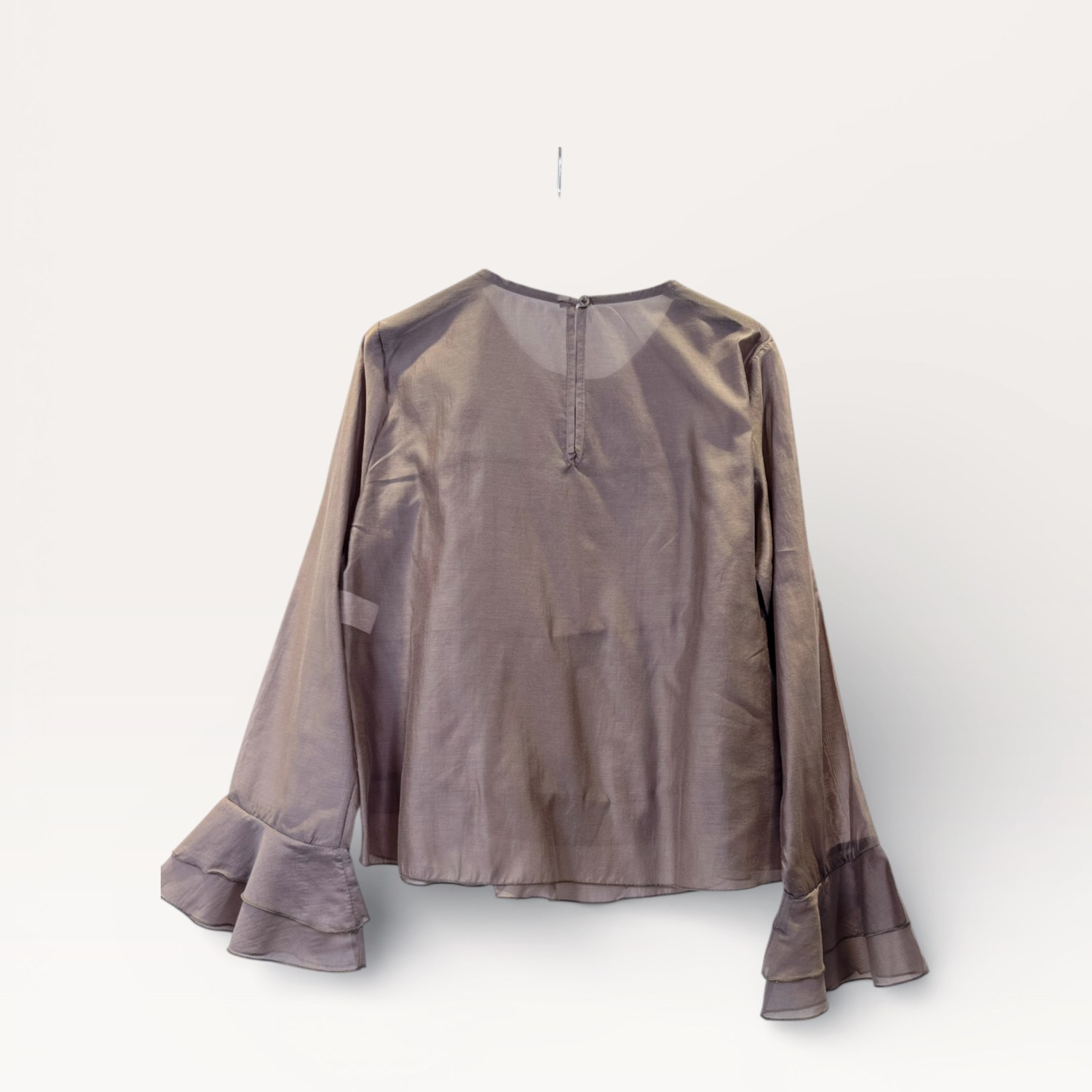 Blusa a balze con volant e maniche a campana SS26-C3-49 – NEUS