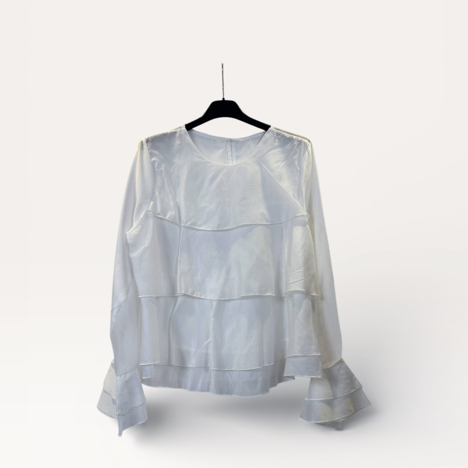 Blusa a balze con volant e maniche a campana SS26-C3-49 – NEUS