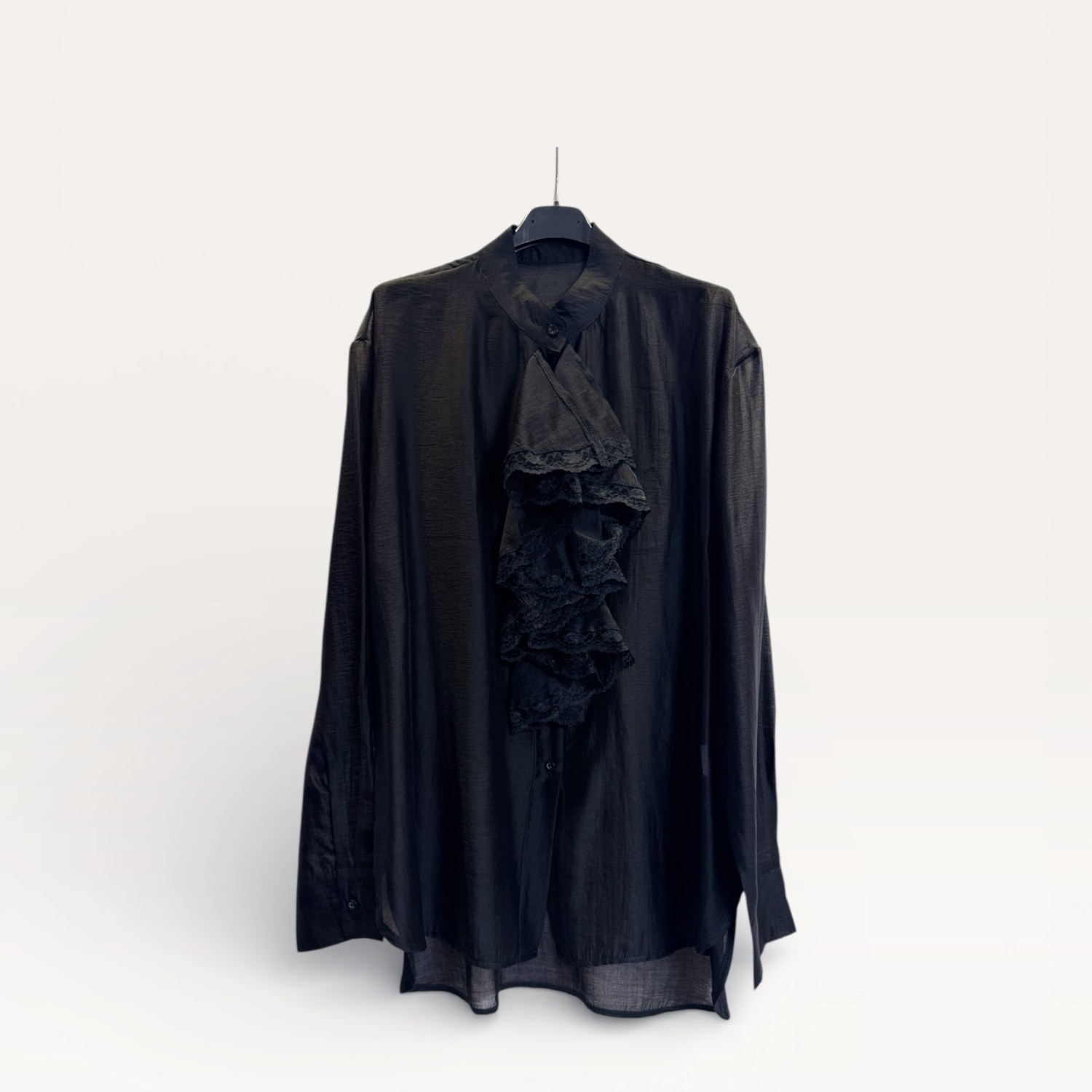 Camicia con volant in pizzo stratificato SS26-C3-52 – NEUS