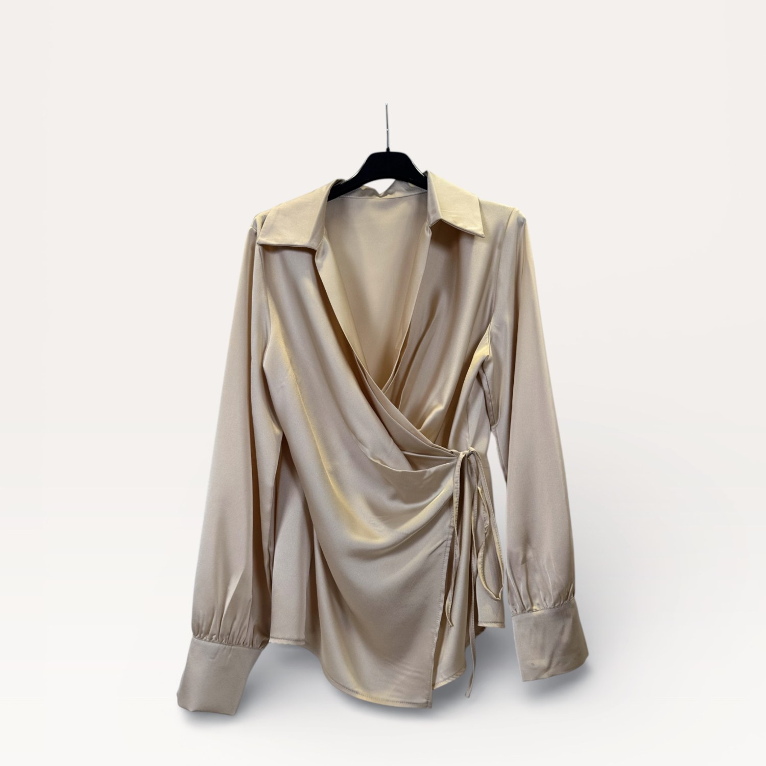 Camicia a portafoglio in raso con drappeggio SS26-C3-54 – NEUS