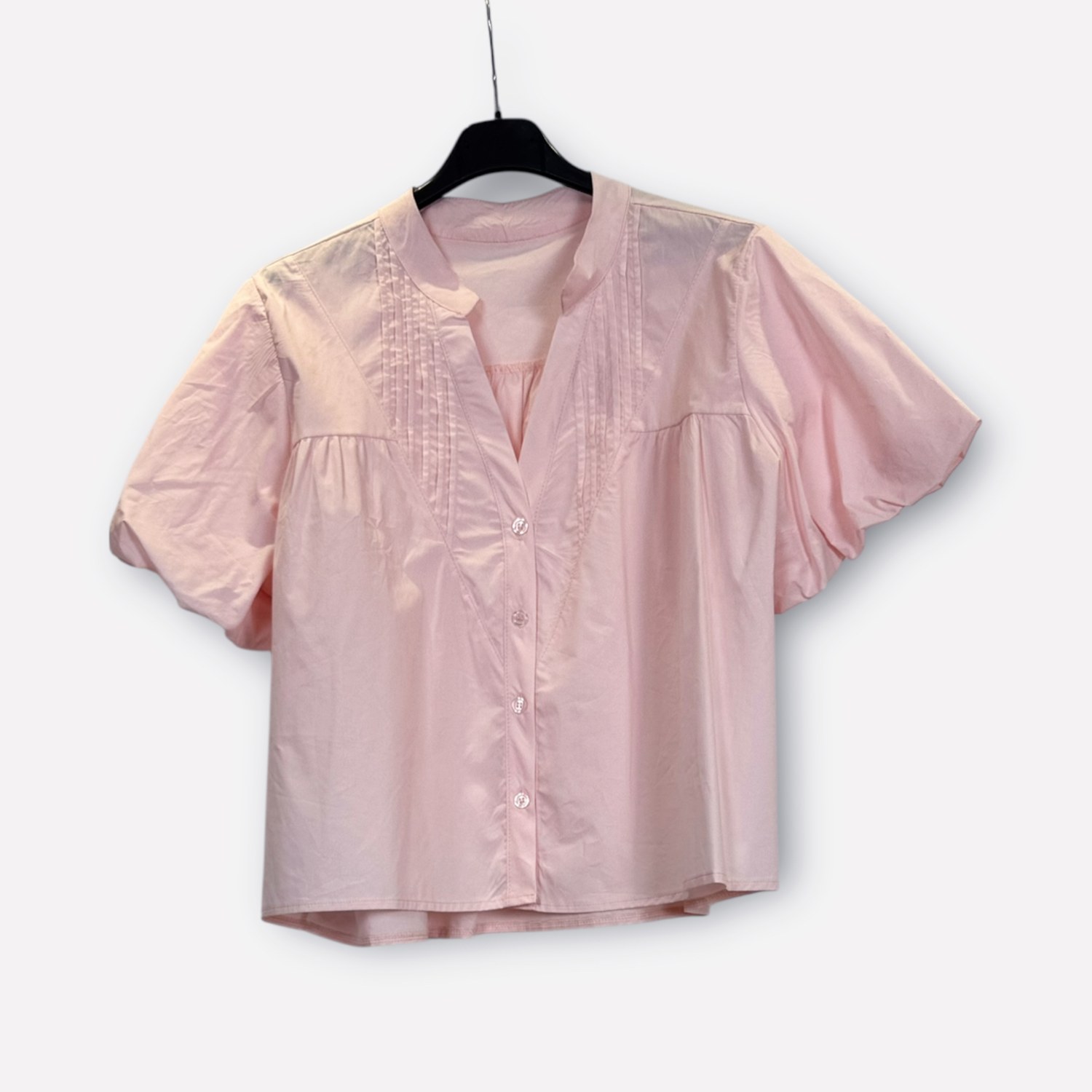 Blusa morbida a maniche corte con dettaglio plissettato frontale SS26-C6-07 – NEUS