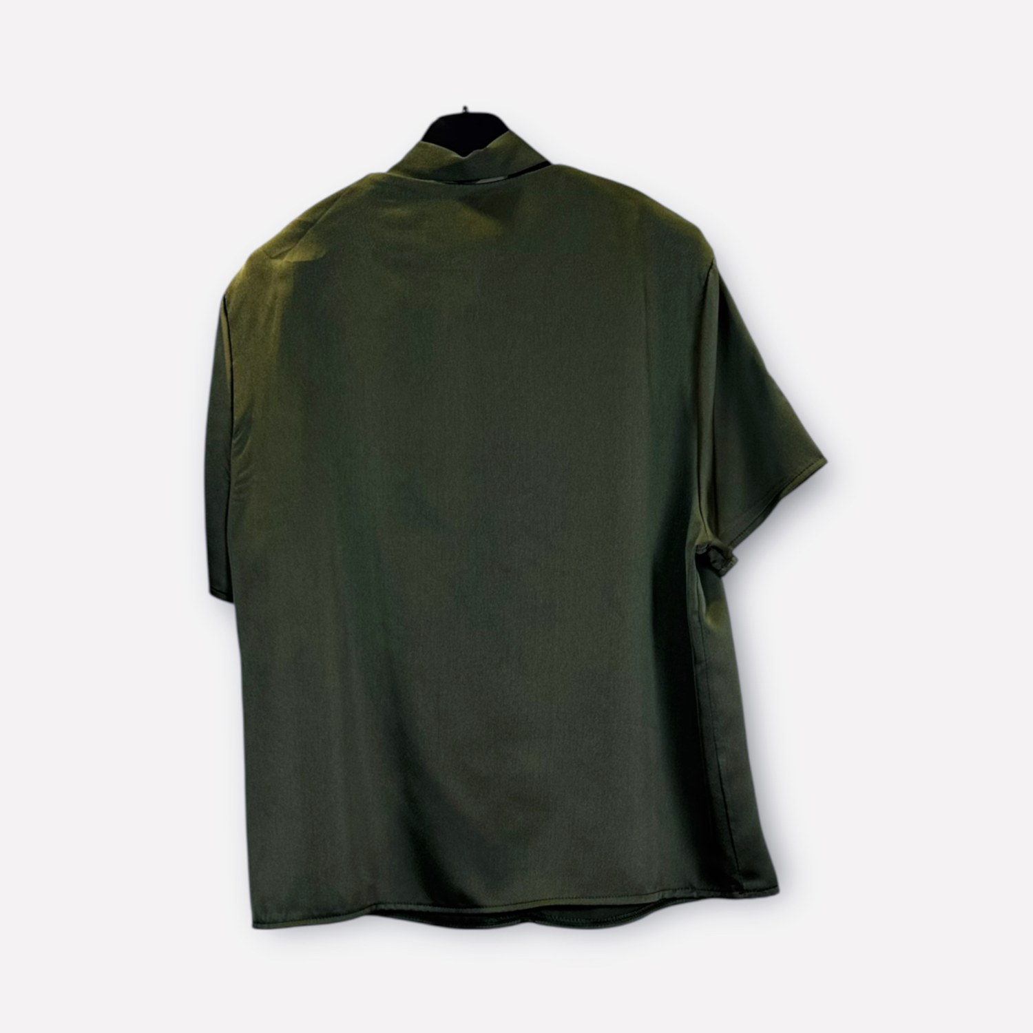 Blusa a maniche corte con fiocco al collo SS26-C6-11 – NEUS