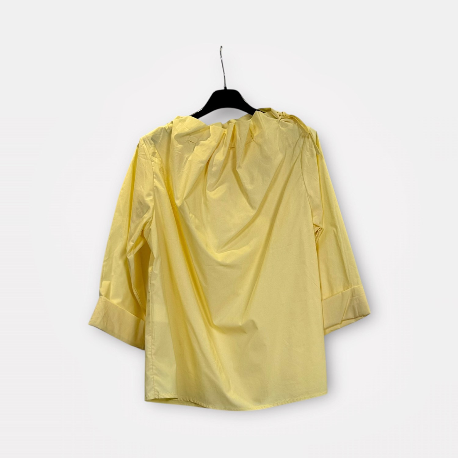 Blusa leggera in cotone con scollo regolabile con laccetti SS26-C6-14 – NEUS