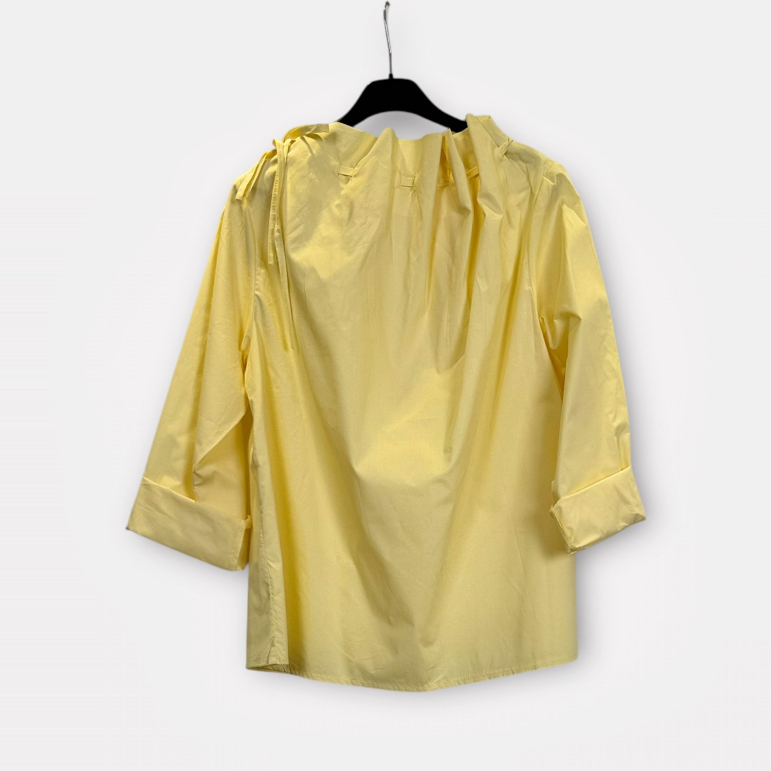 Blusa leggera in cotone con scollo regolabile con laccetti SS26-C6-14 – NEUS
