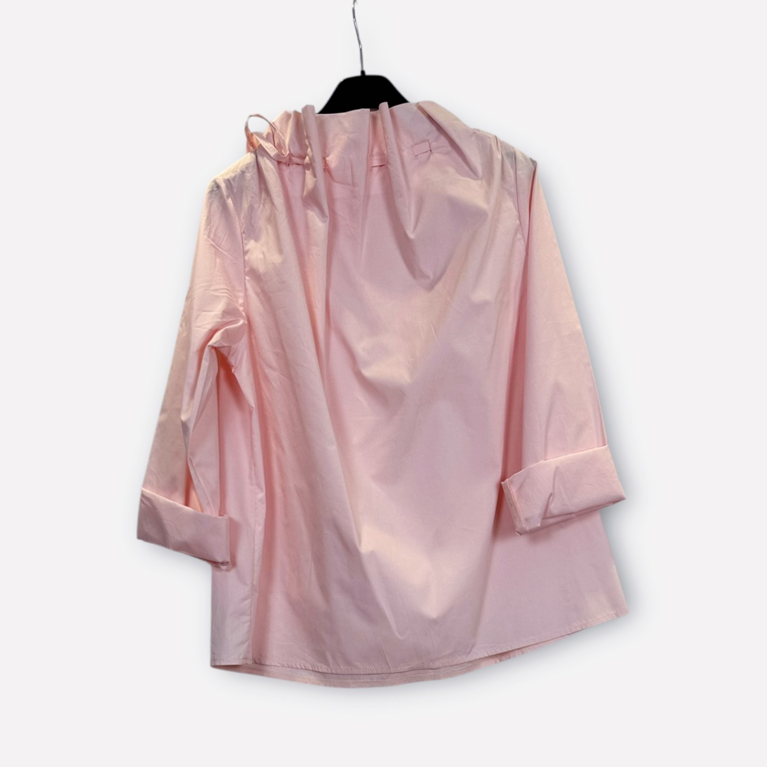 Blusa leggera in cotone con scollo regolabile con laccetti SS26-C6-14 – NEUS