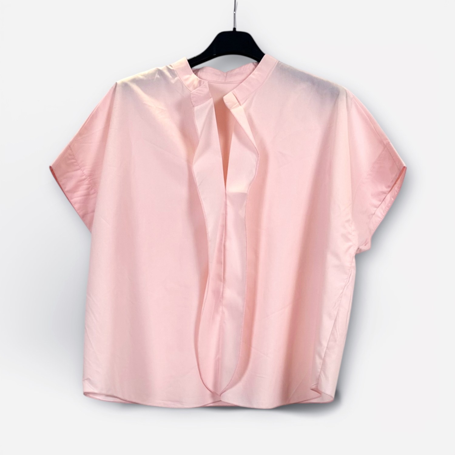 Blusa minimal a maniche corte SS26-C6-30 – NEUS