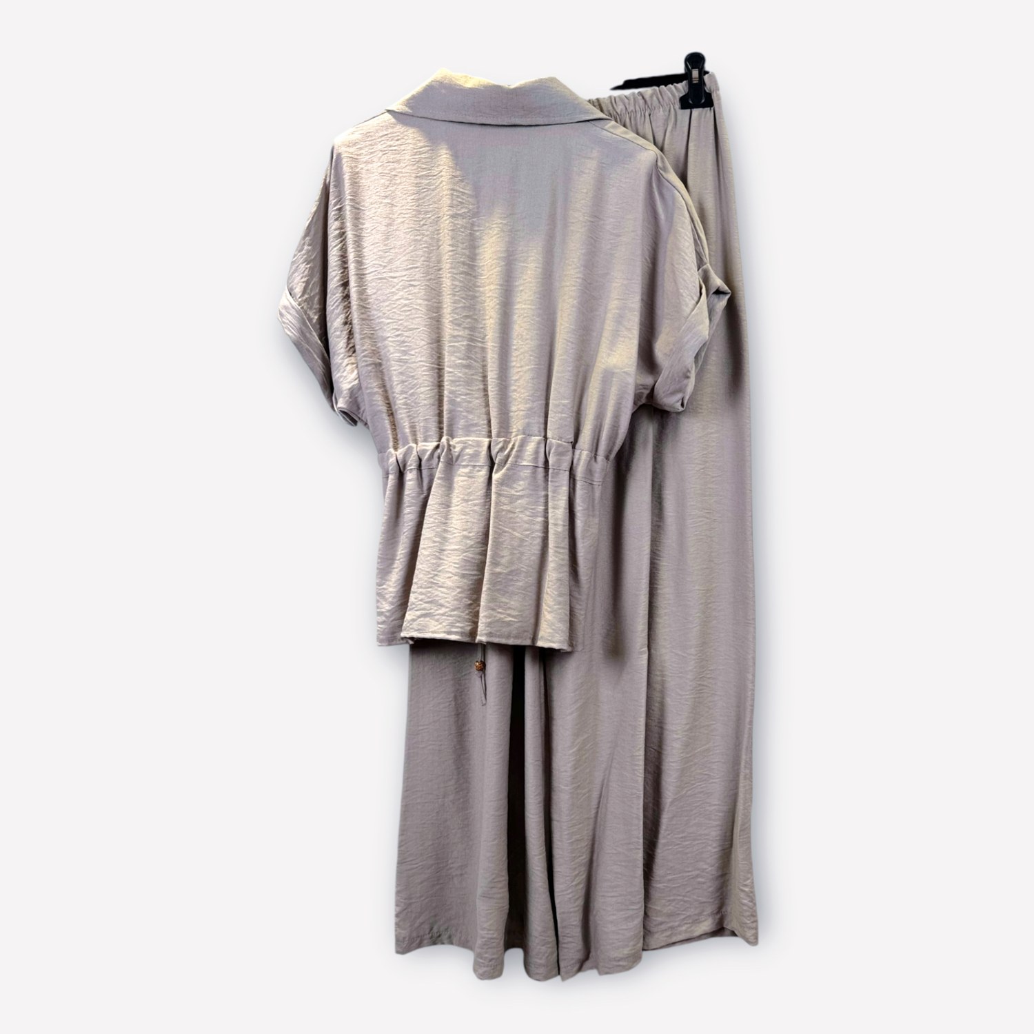 Completo in viscosa con camicia arricciata e pantaloni a gamba ampia 0261/0262 – NEUS