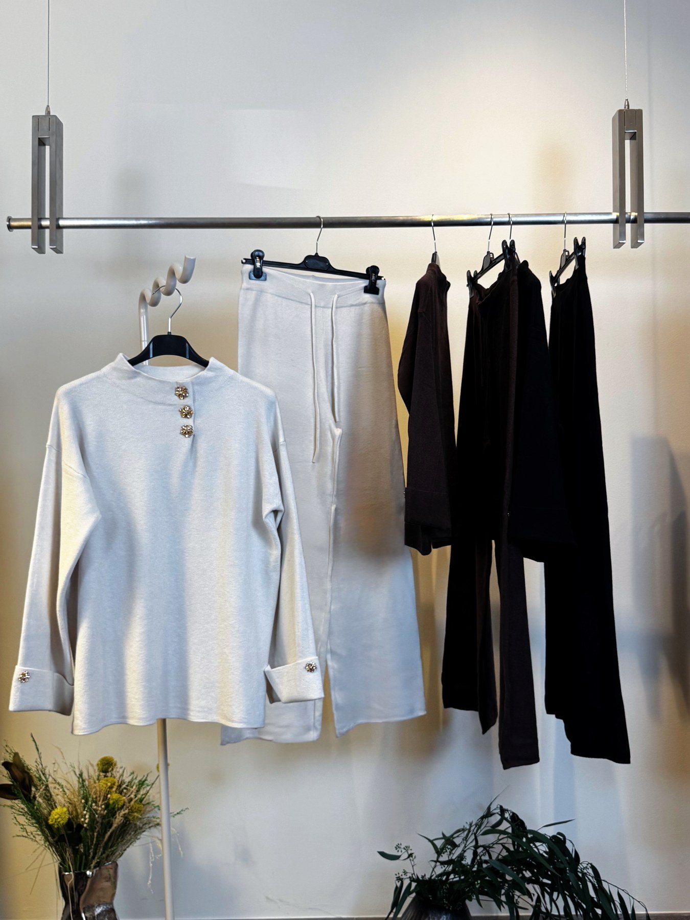 Completo con bottoni al collo HG68971SET – NEUS