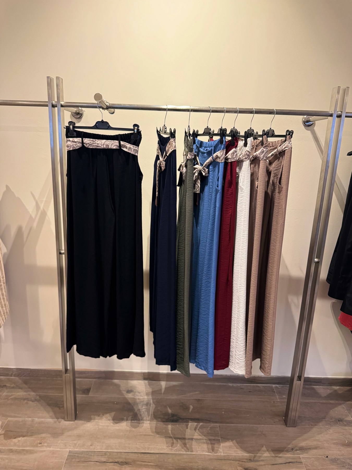 Pantaloni palazzo con cintura foulard SS26-UPDATE-16 – NEUS