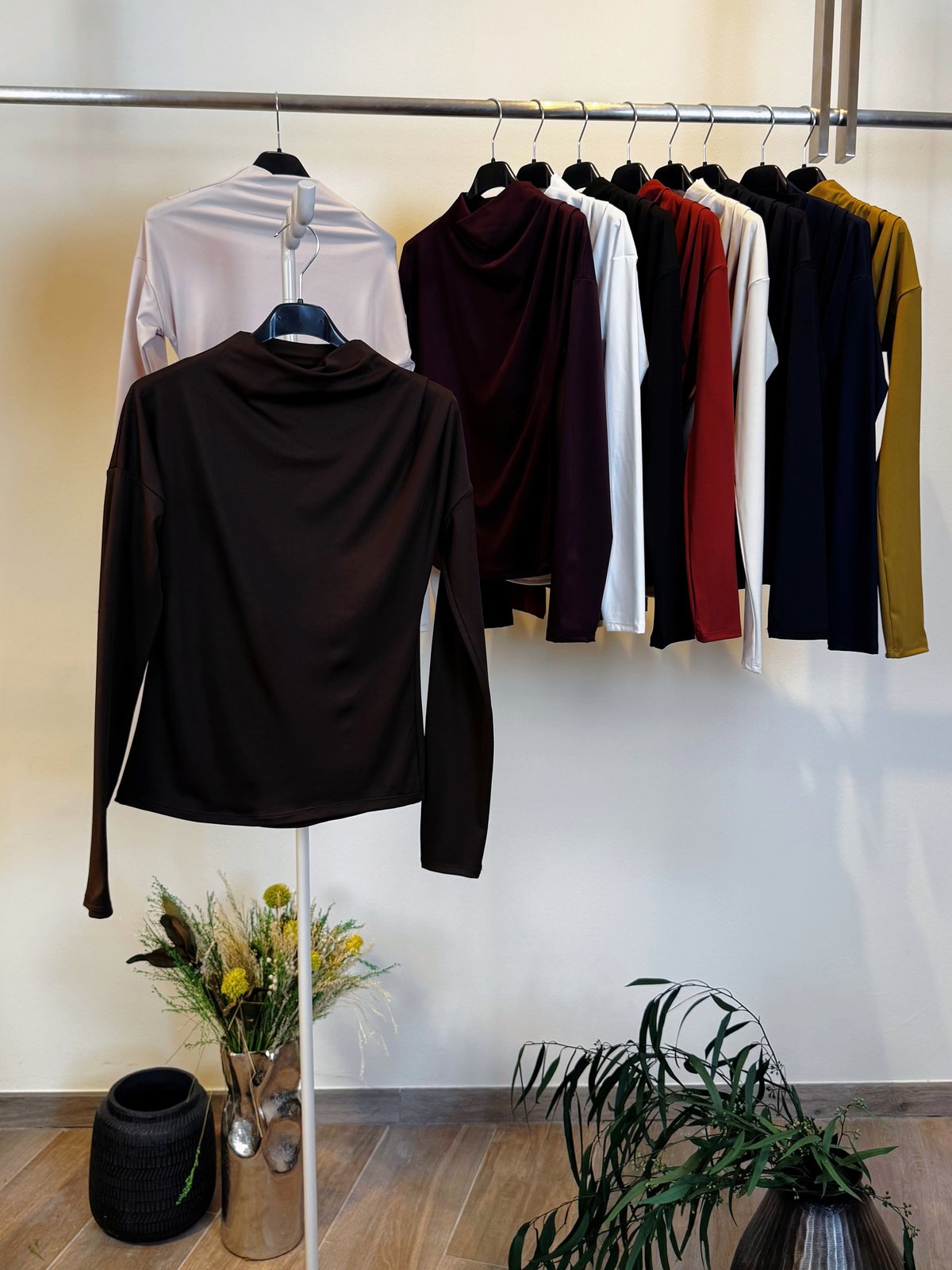 Maglia a maniche lunghe con collo drappeggiato 0201 – NEUS