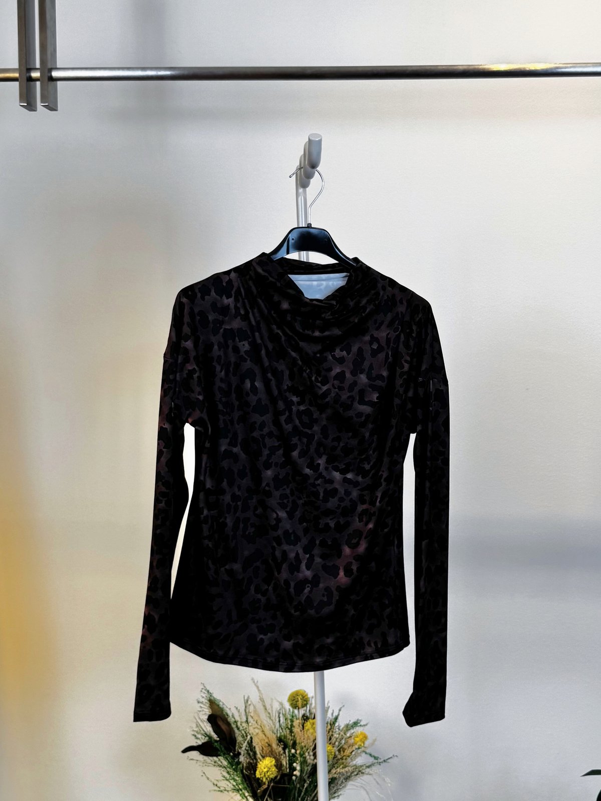 Maglia leopardata con collo drappeggiato 0201/F – NEUS