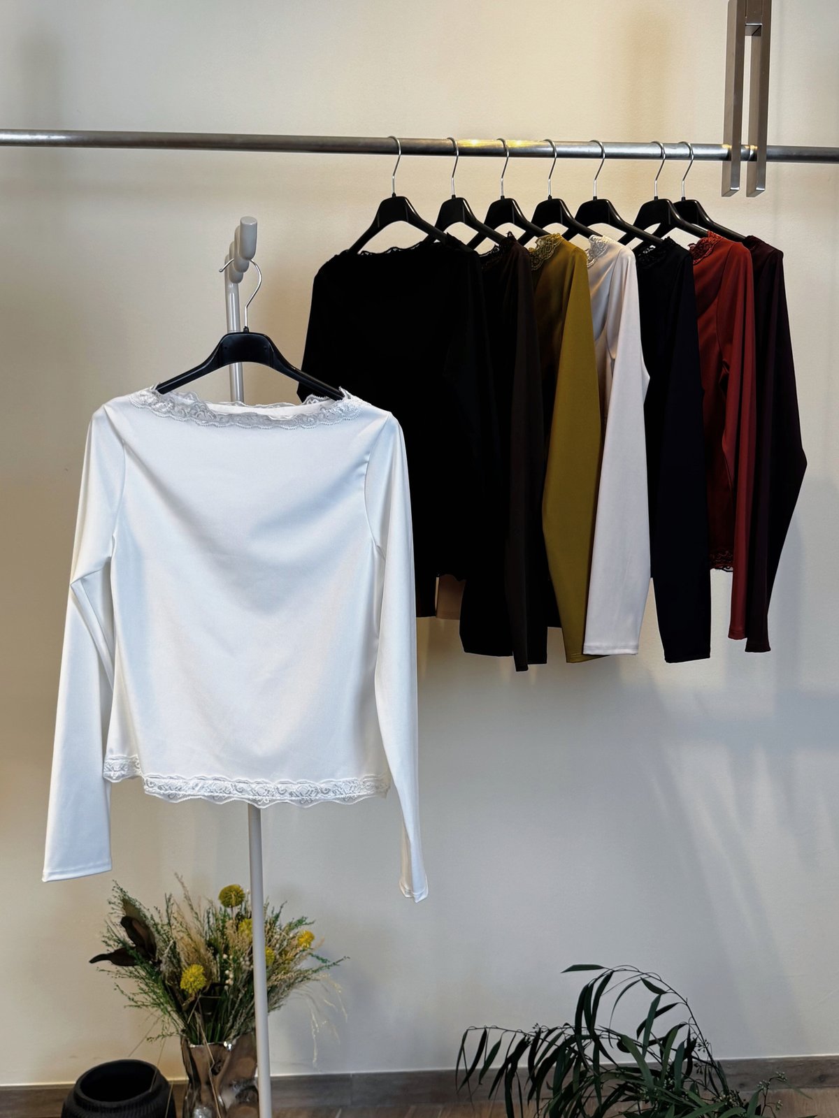 Maglia a maniche lunghe con bordi in pizzo 0387 – NEUS