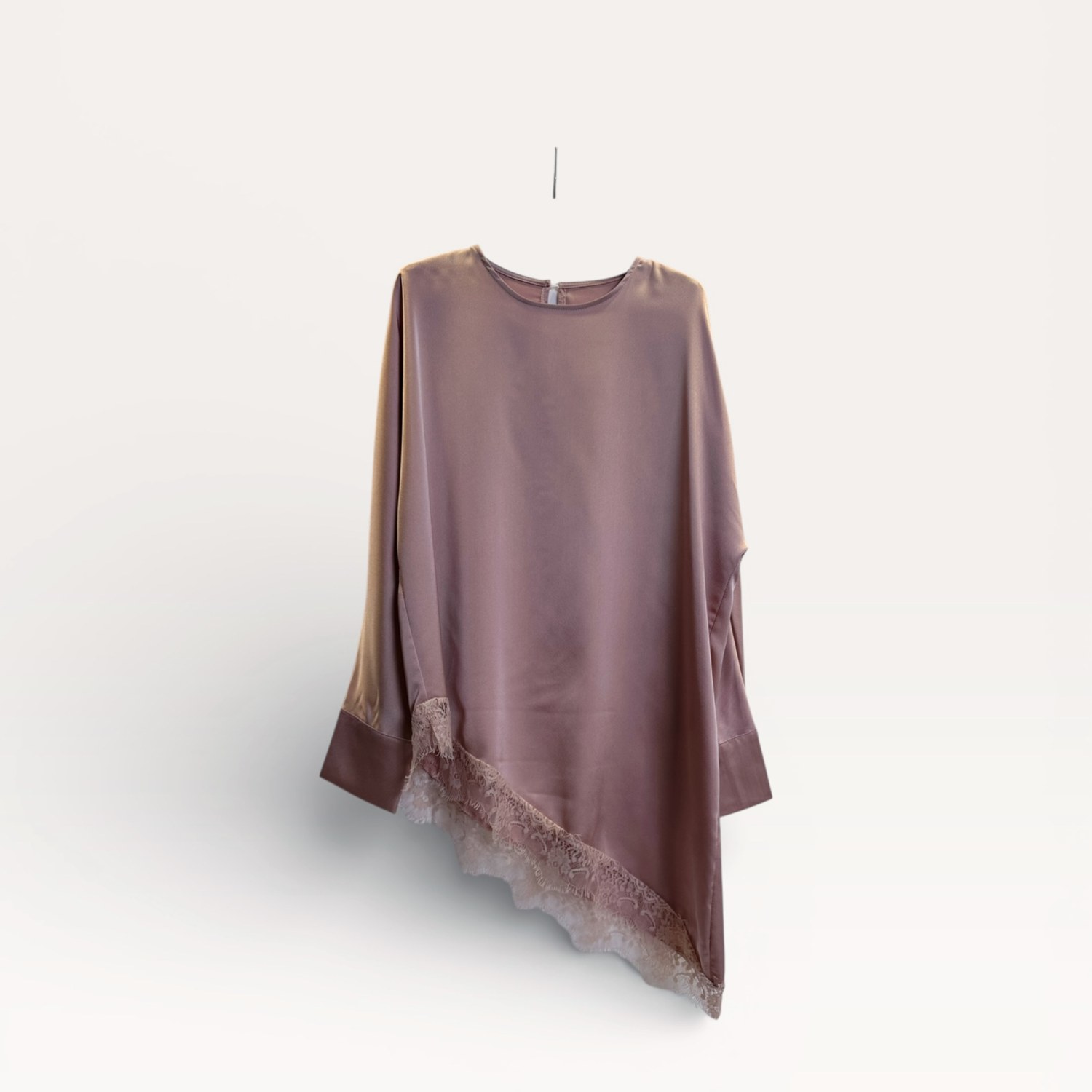 Top asimmetrico blu notte con bordo in pizzo SS26-C3-59 – NEUS