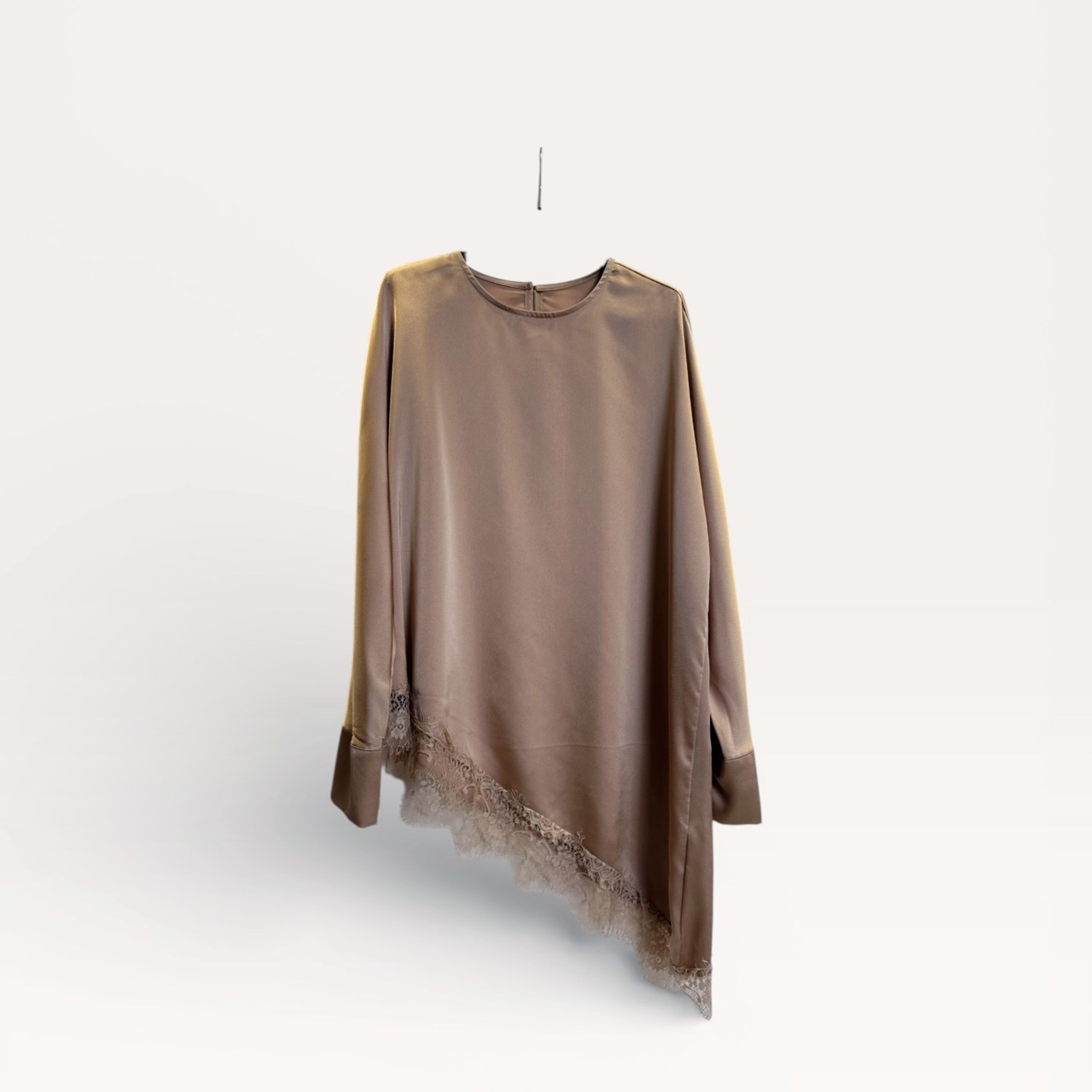 Top asimmetrico blu notte con bordo in pizzo SS26-C3-59 – NEUS