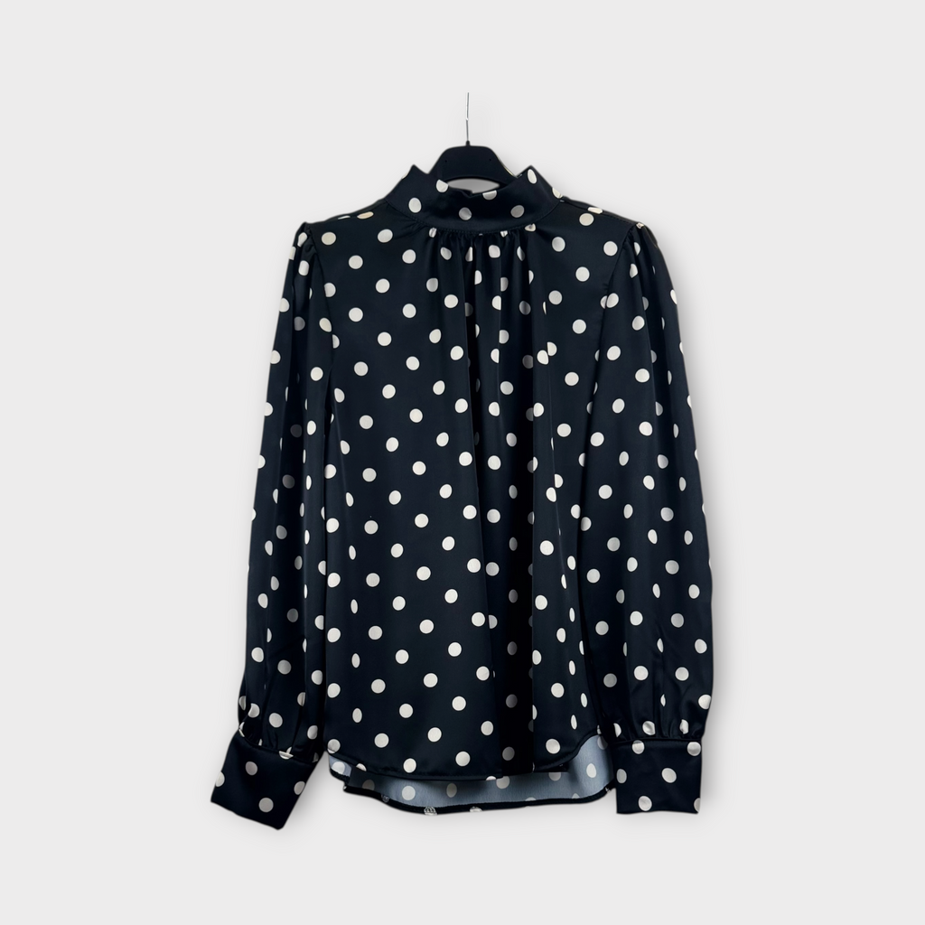 Camicia nera a pois con collo alto nero