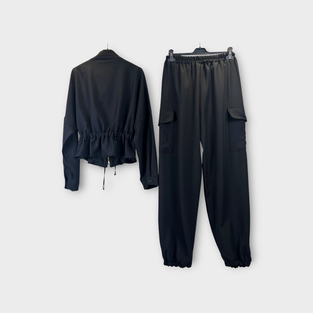Completo con giacca e pantaloni Nero