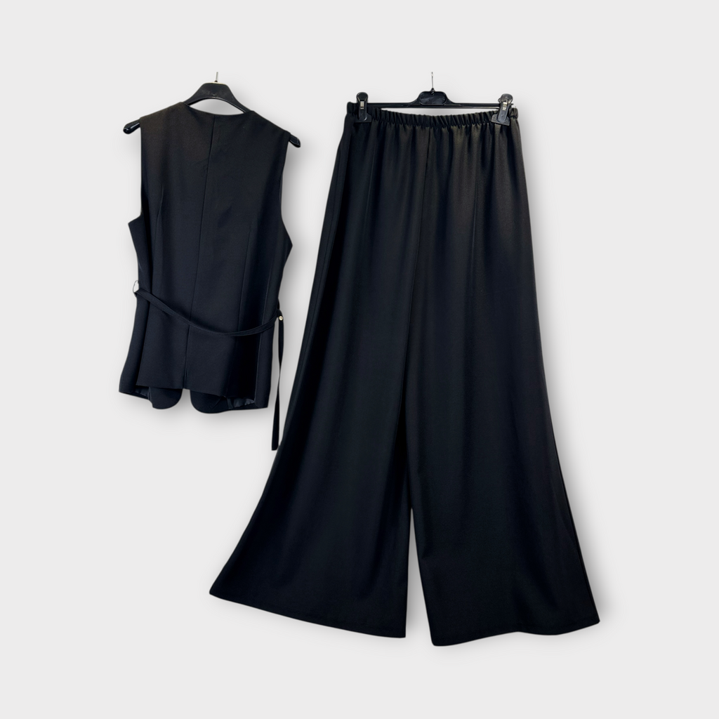 Completo gilet e pantalone ampio nero