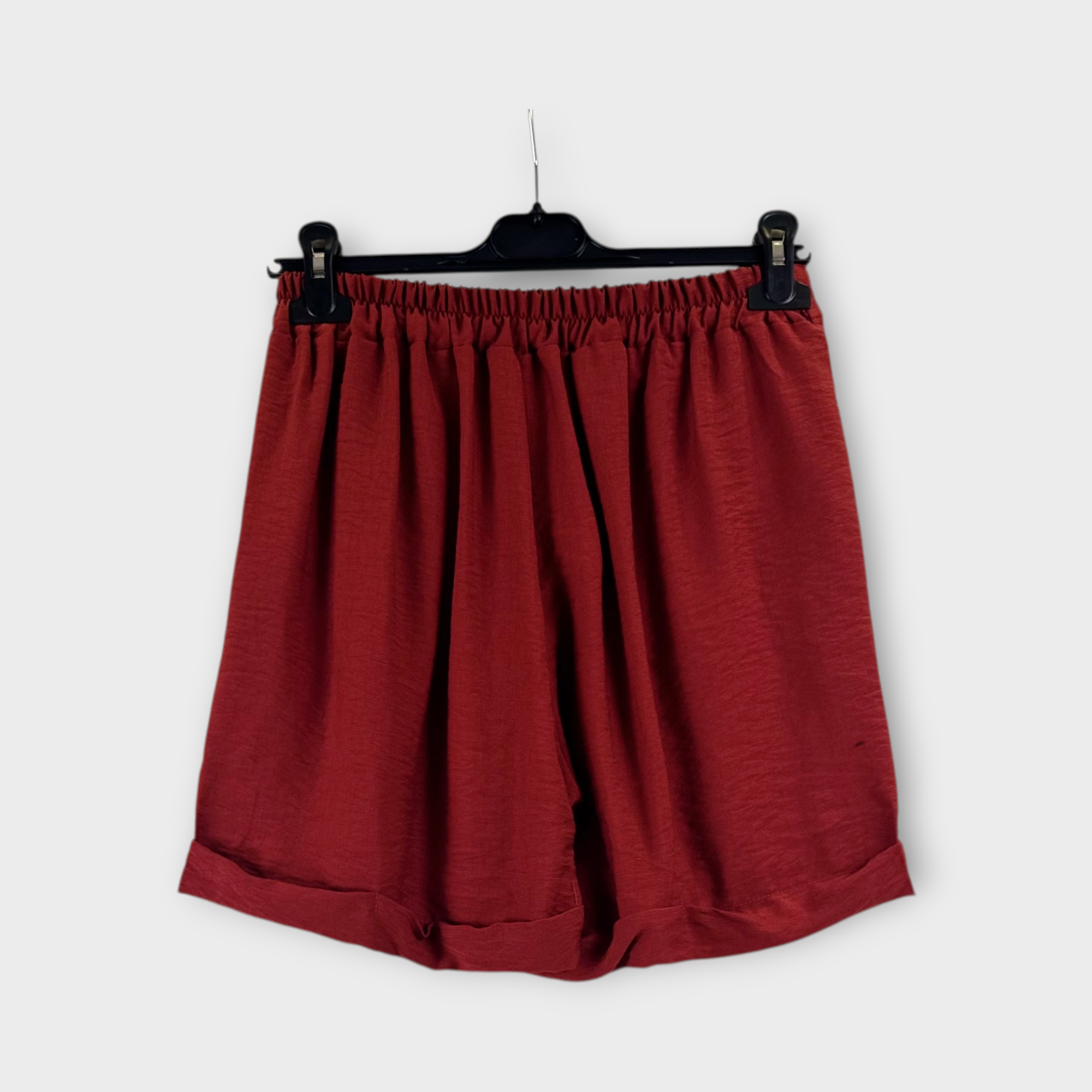 Shorts color Rosso vino
