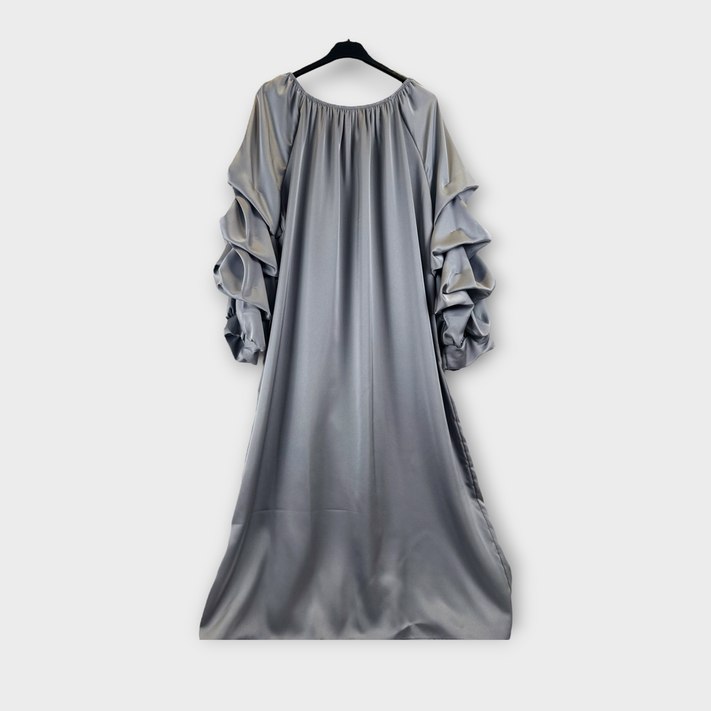 Abito lungo con maniche a balze Grigio