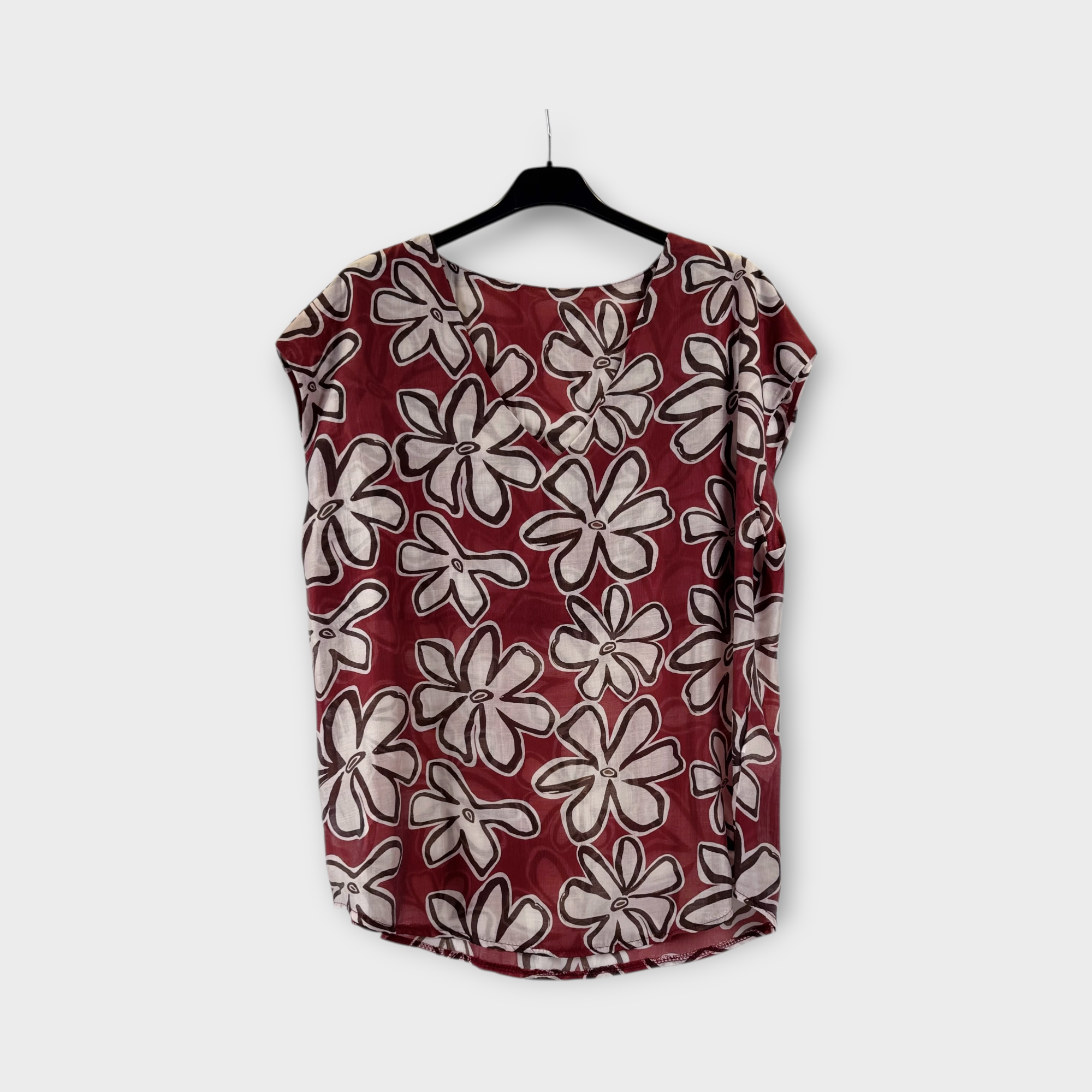 Burgundy blouse with floral print 