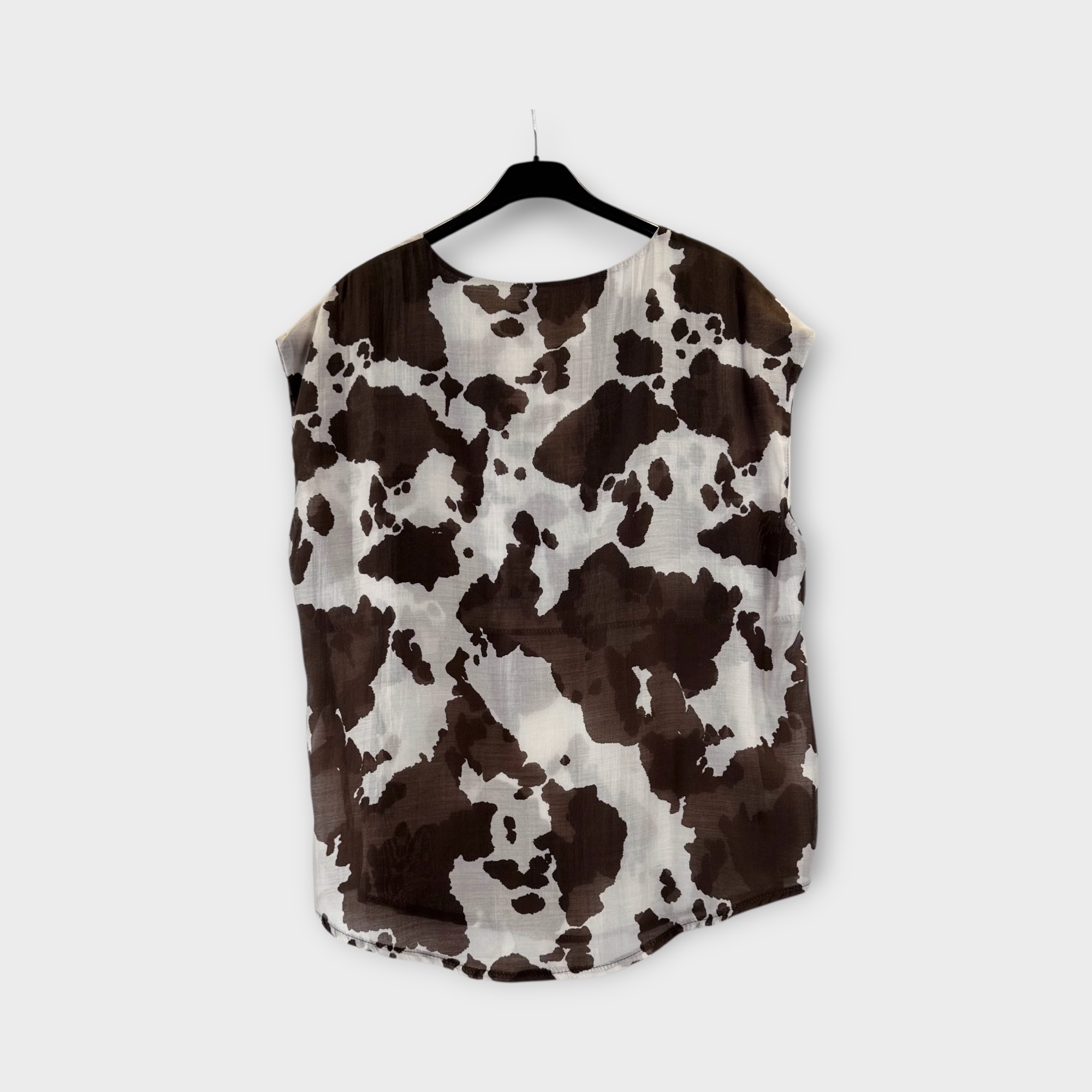 Burgundy blouse with floral print 