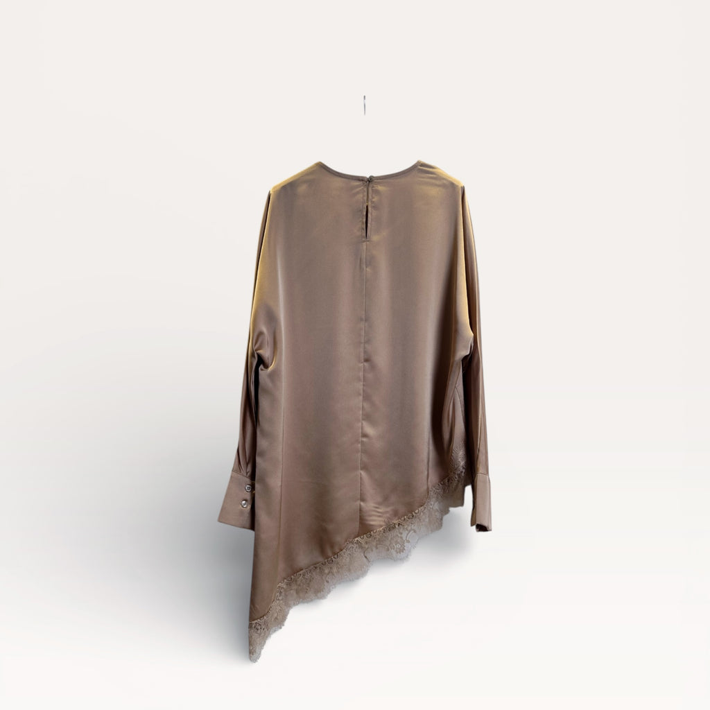 Top asimmetrico con bordo in pizzo
