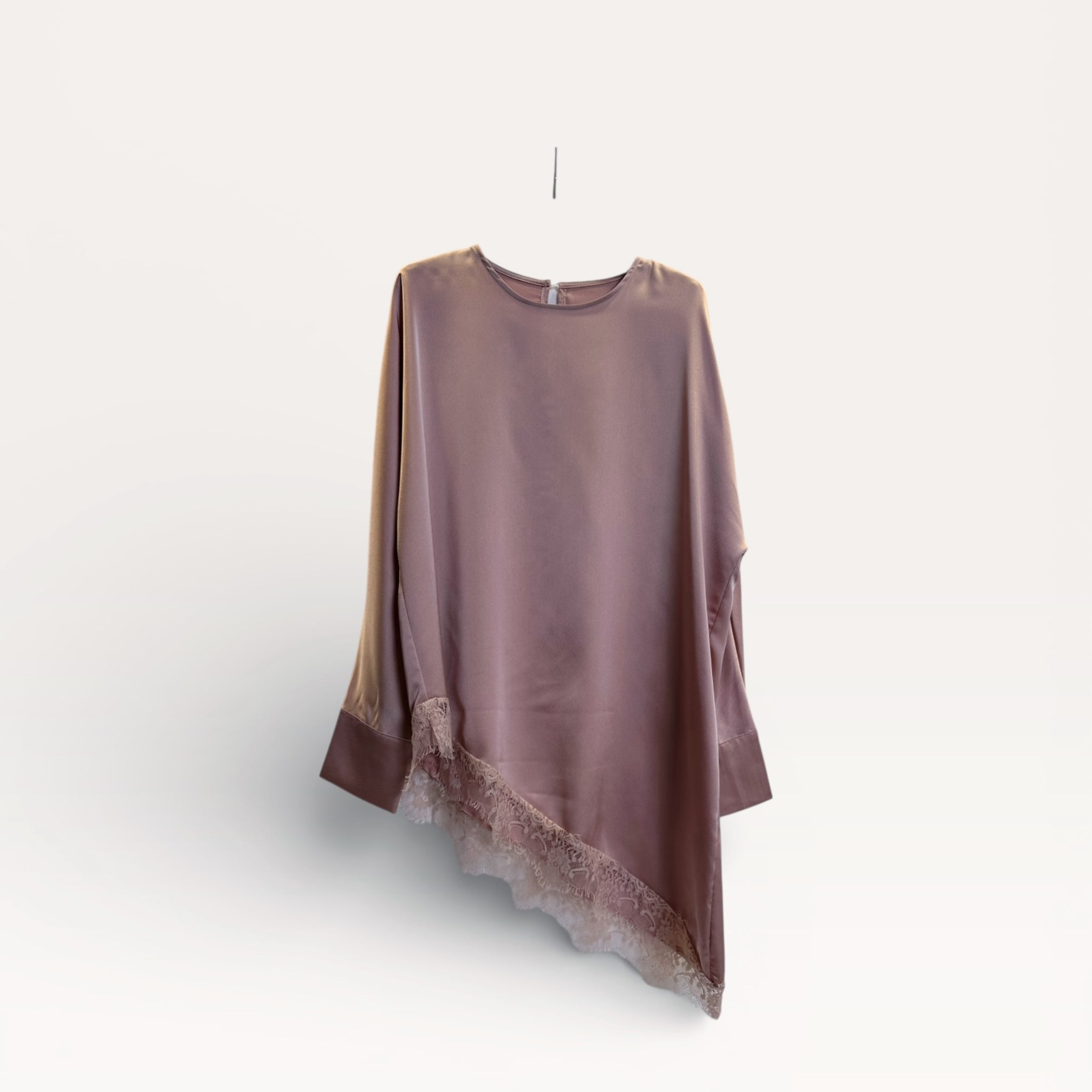 Top asimmetrico con bordo in pizzo