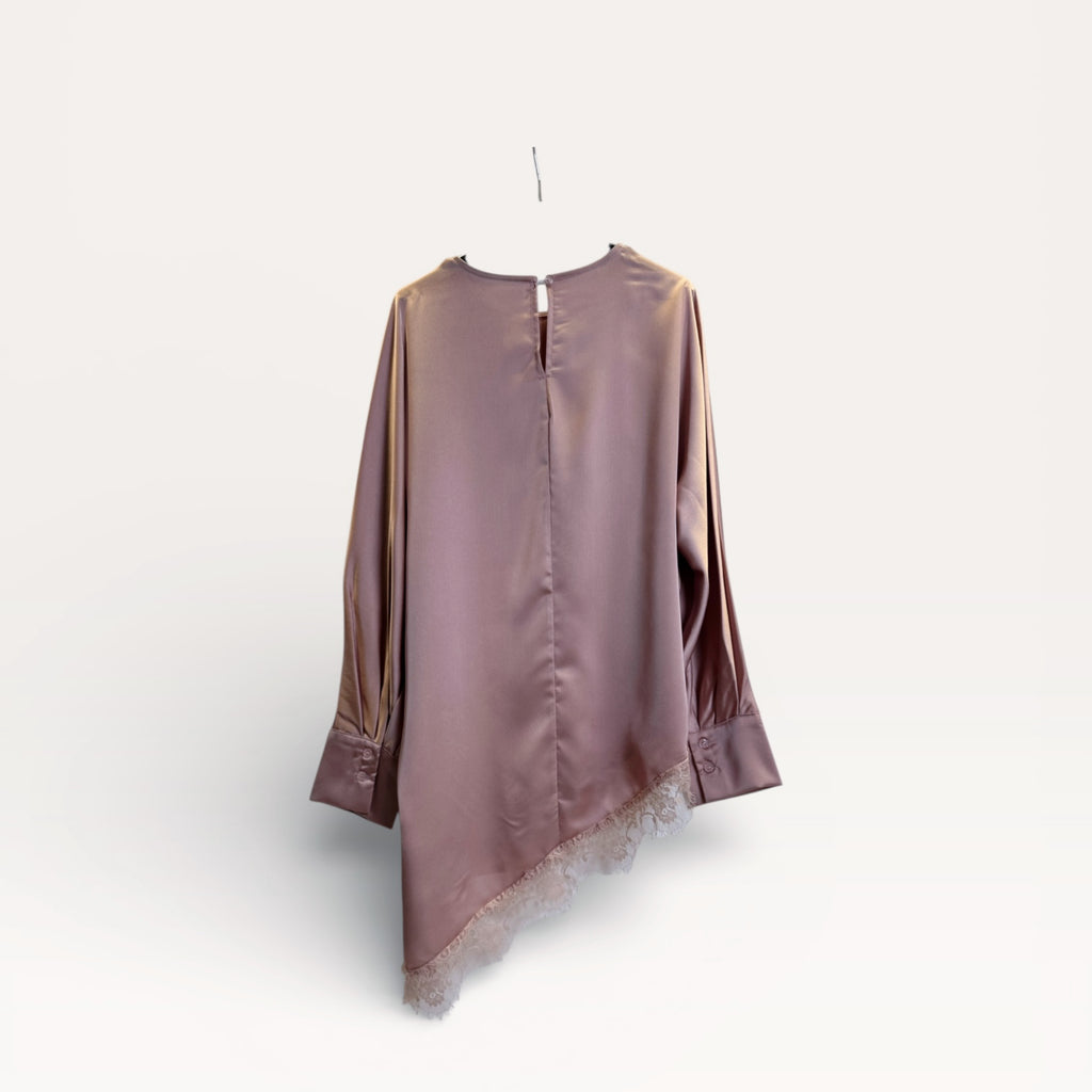 Top asimmetrico con bordo in pizzo