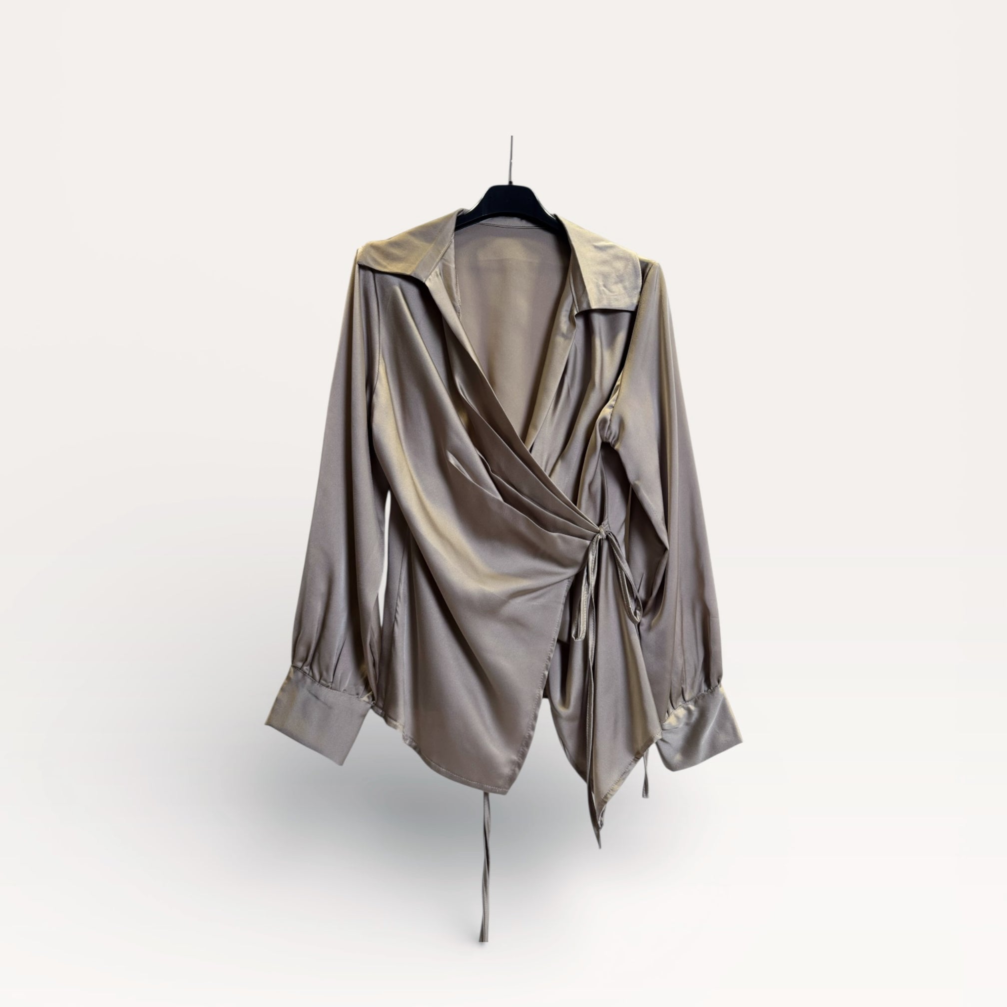 Camicia a portafoglio in raso con drappeggio