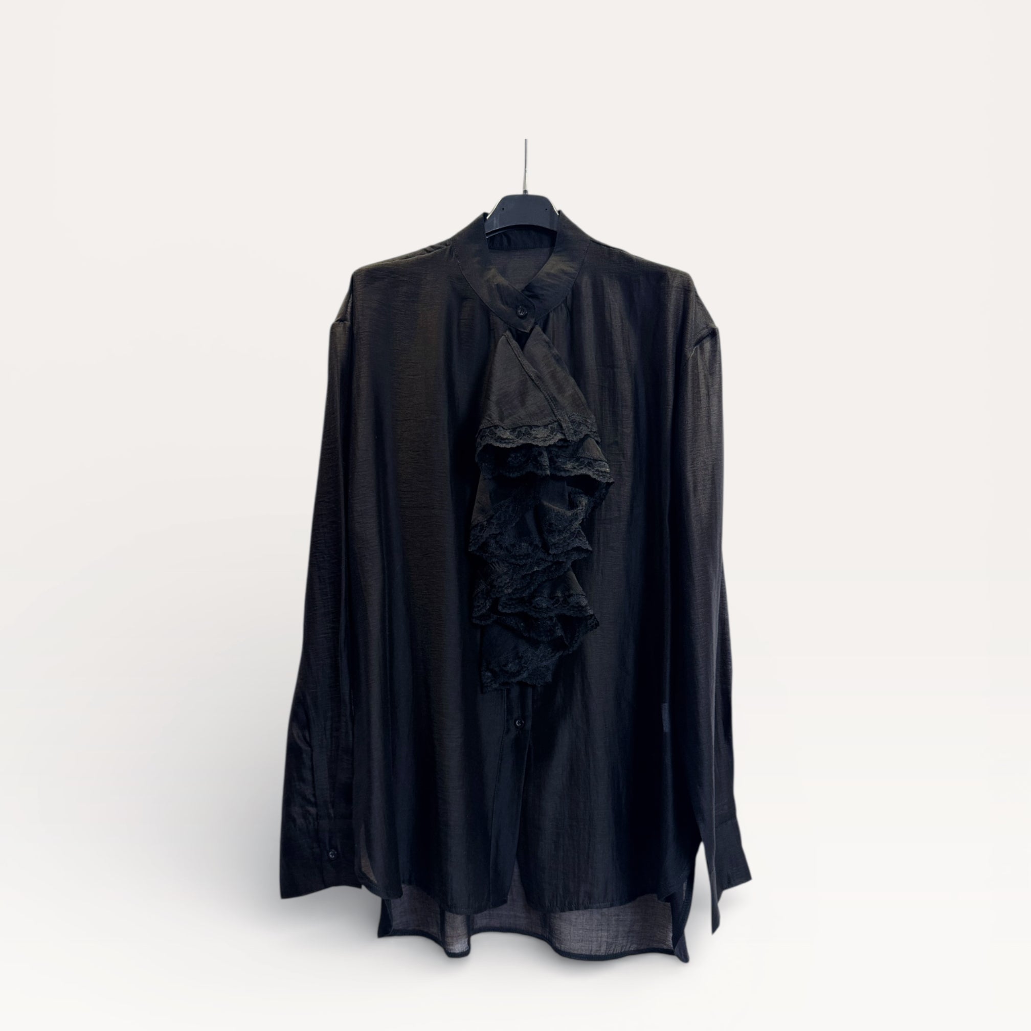 Camicia con volant in pizzo stratificato