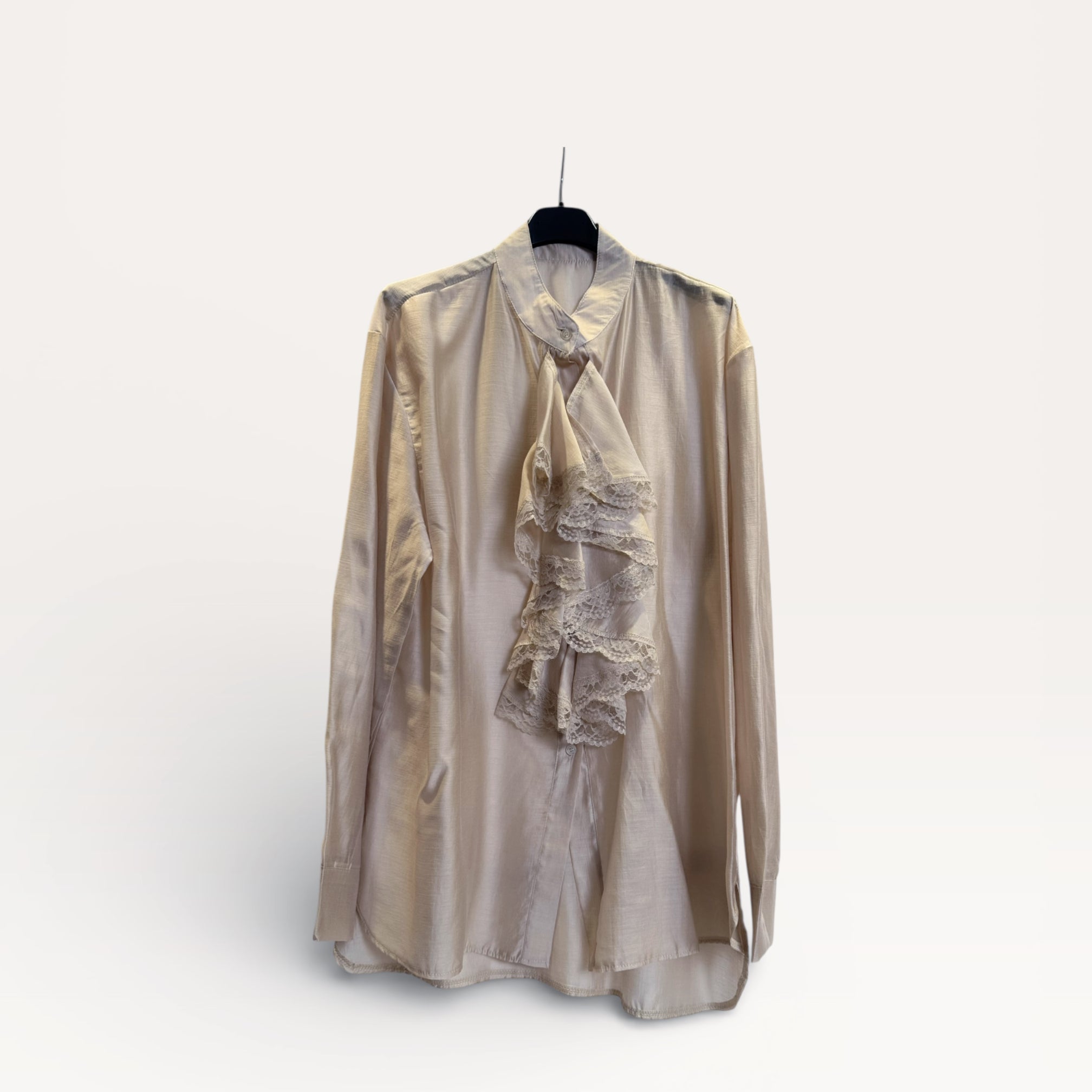 Camicia con volant in pizzo stratificato