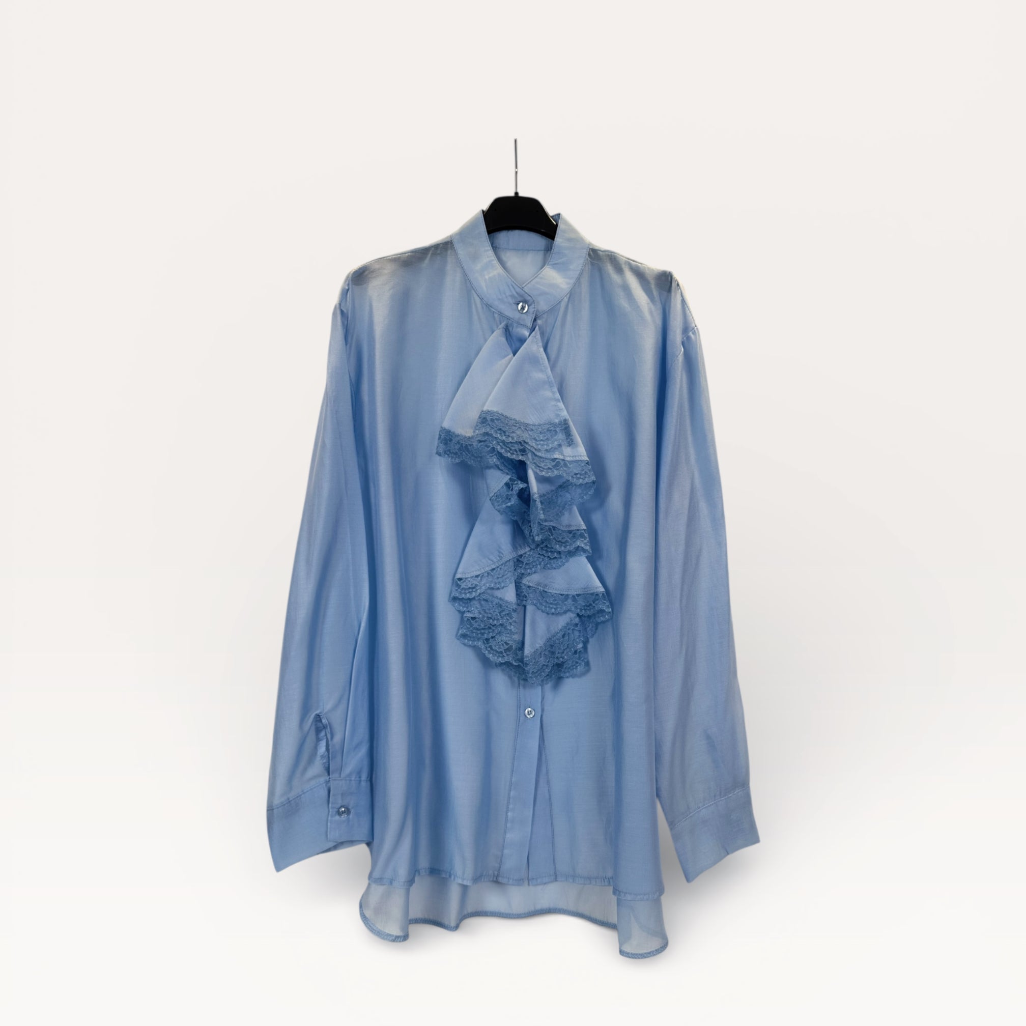 Camicia con volant in pizzo stratificato