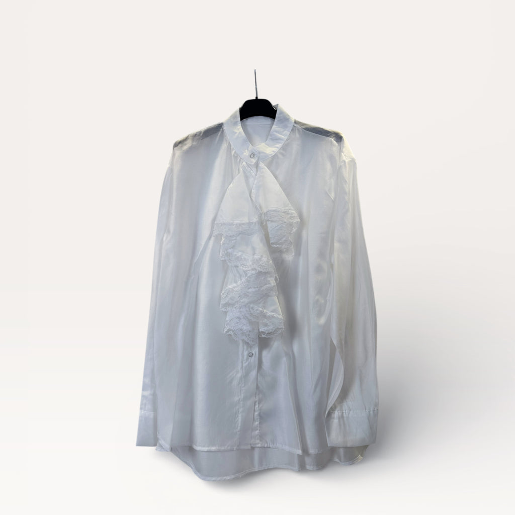 Camicia con volant in pizzo stratificato
