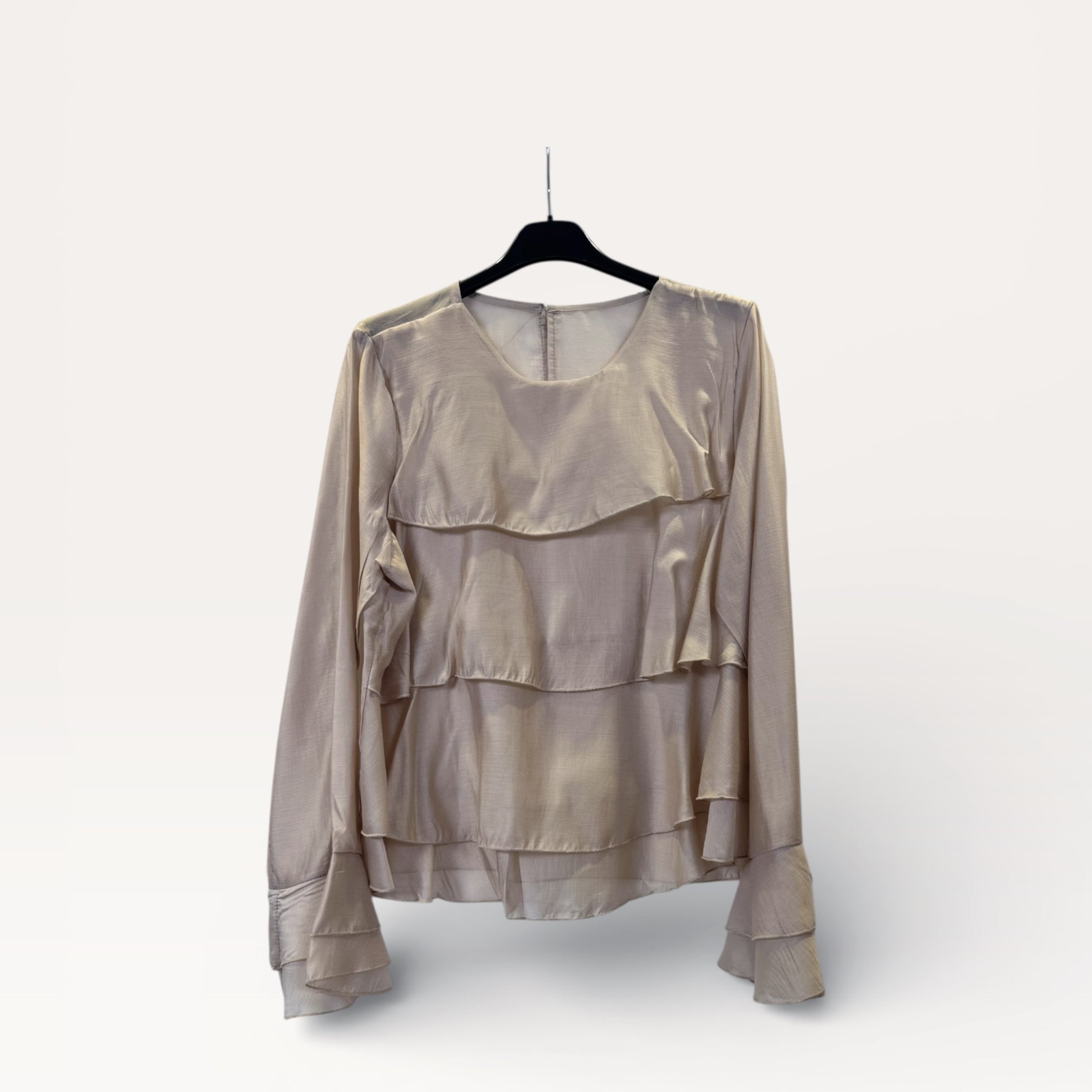 Blusa a balze con volant e maniche a campana