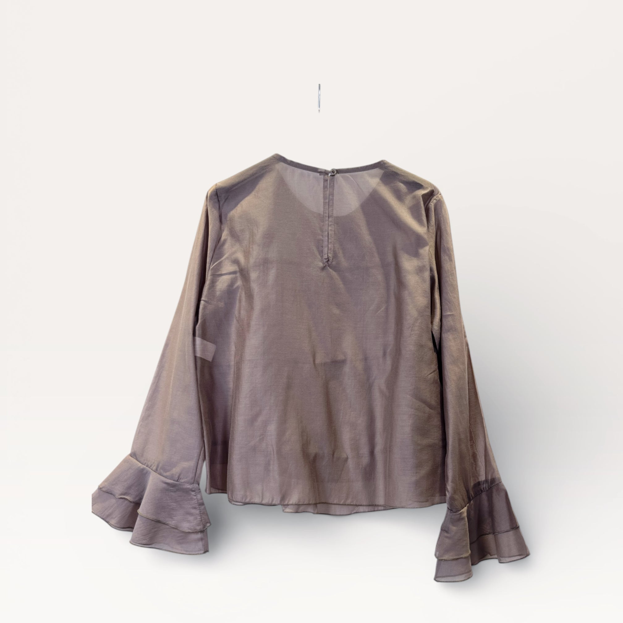 Blusa a balze con volant e maniche a campana