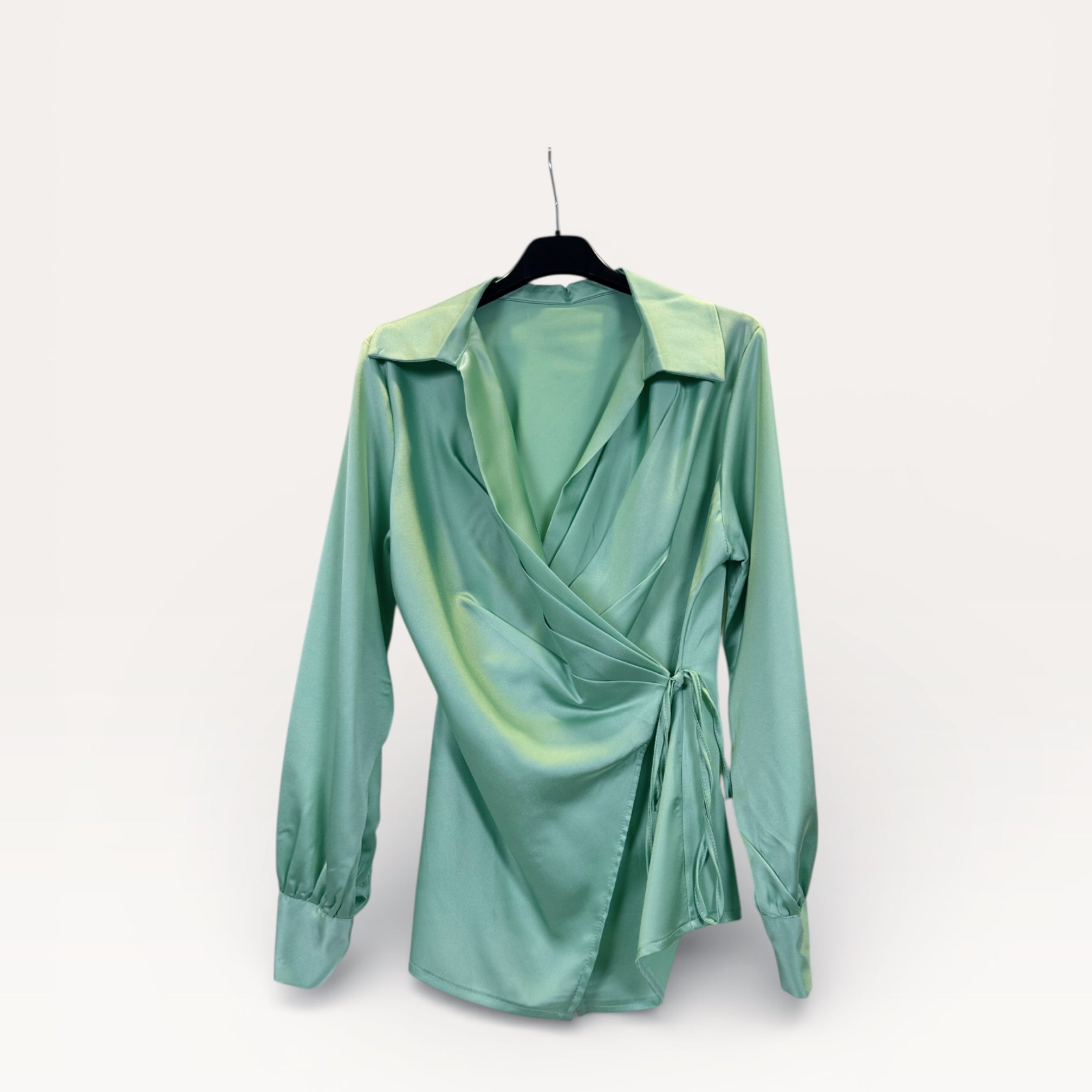 Camicia a portafoglio in raso con drappeggio