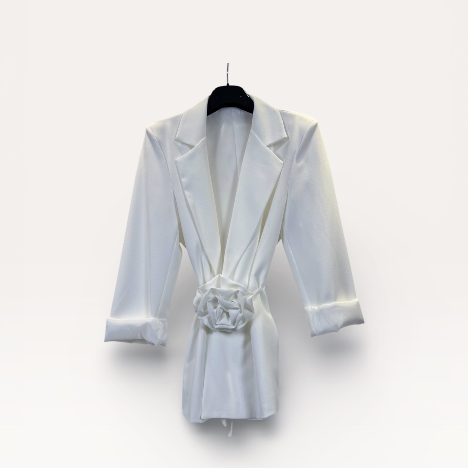 Blazer con spilla a rosa e cintura annodata 0279/F – NEUS